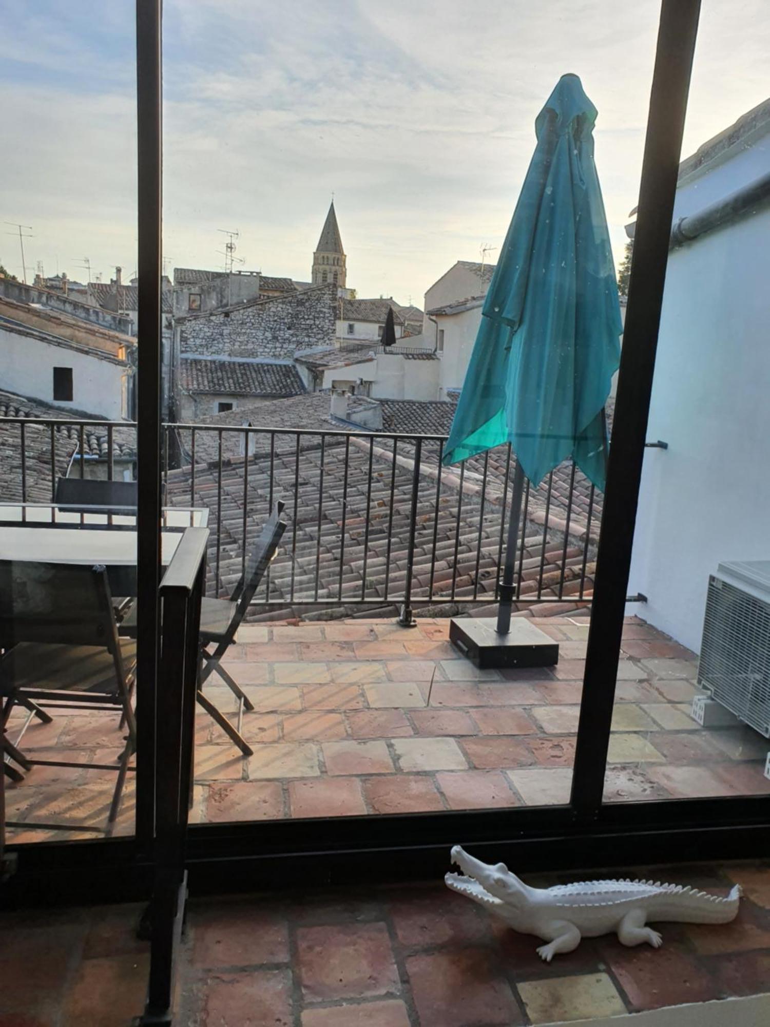 Au Coeur Du Centre Historique - Immeuble Classe - Terrasse - Climatise Nîmes Exterior photo