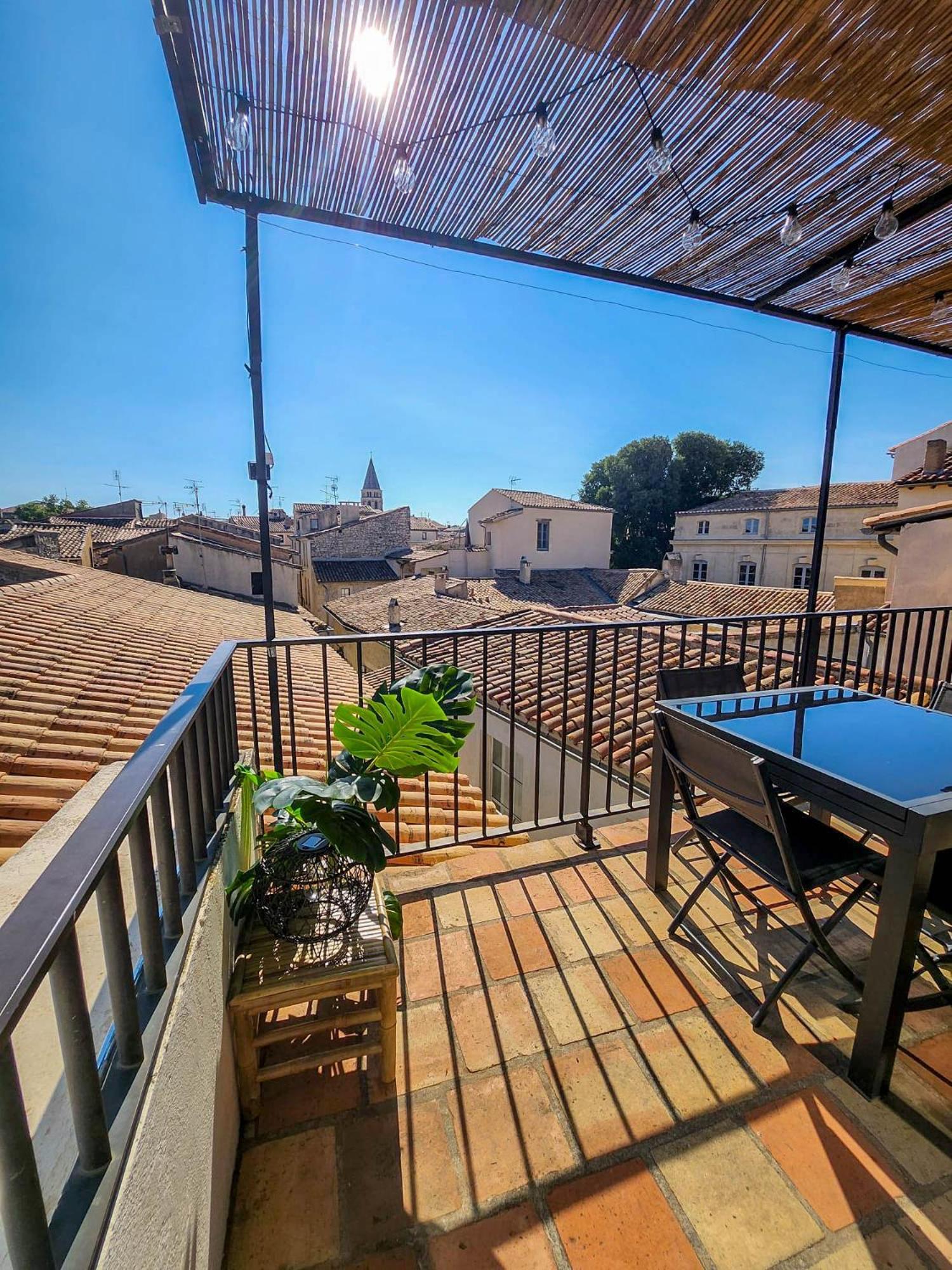 Au Coeur Du Centre Historique - Immeuble Classe - Terrasse - Climatise Nîmes Exterior photo